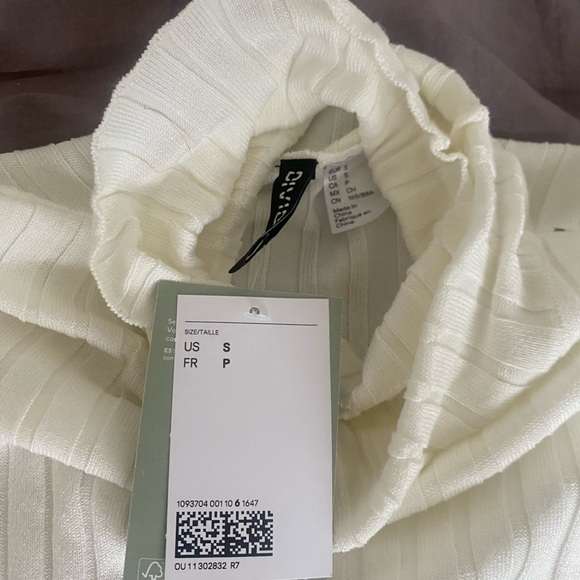 H&M cream turtleneck size small new with tags - Picture 3 of 5